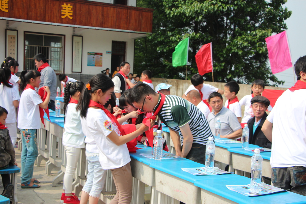 慰問兩路小學(xué).JPG