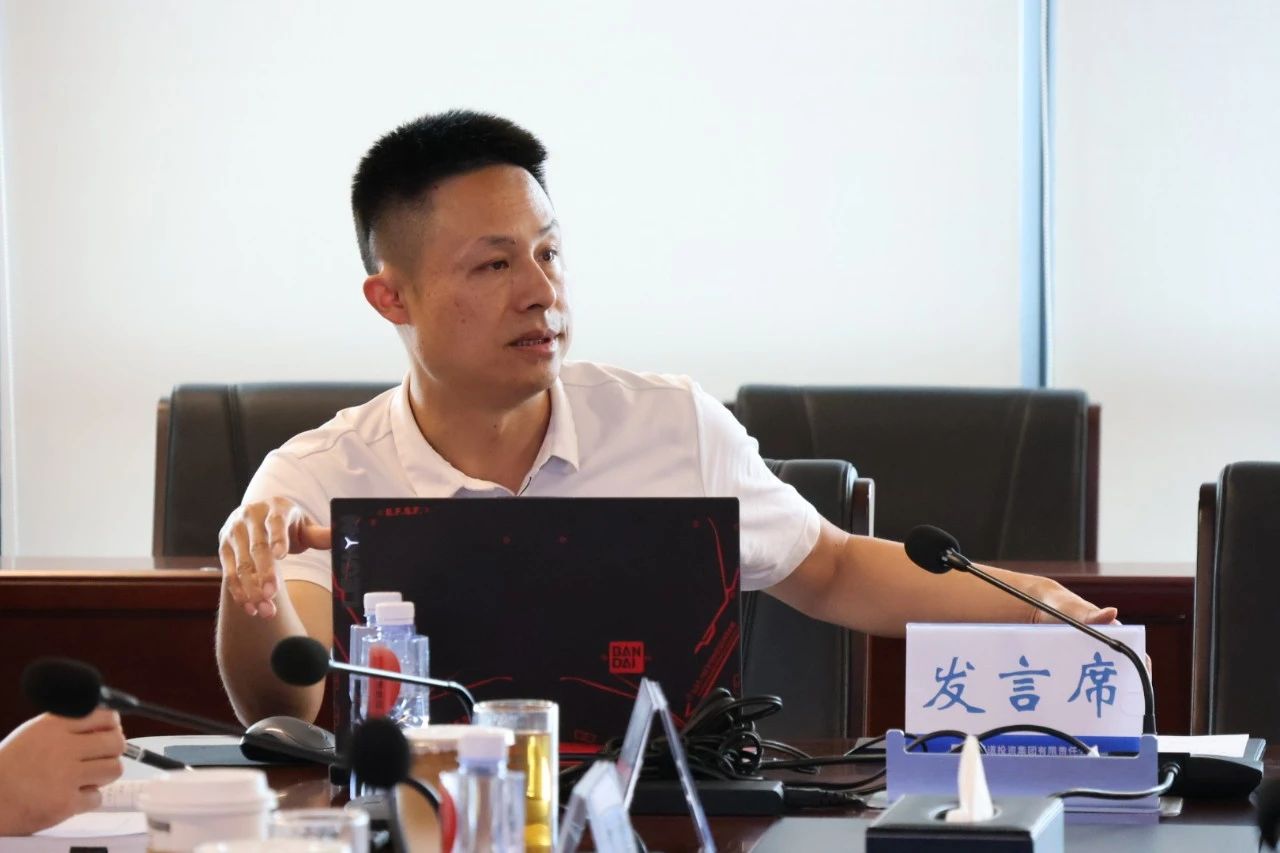 《寧巧凹型豎曲線超薄直中墻分岔特長隧道創(chuàng)新設(shè)計》四川路橋集團(tuán)勘察設(shè)計分公司.jpg